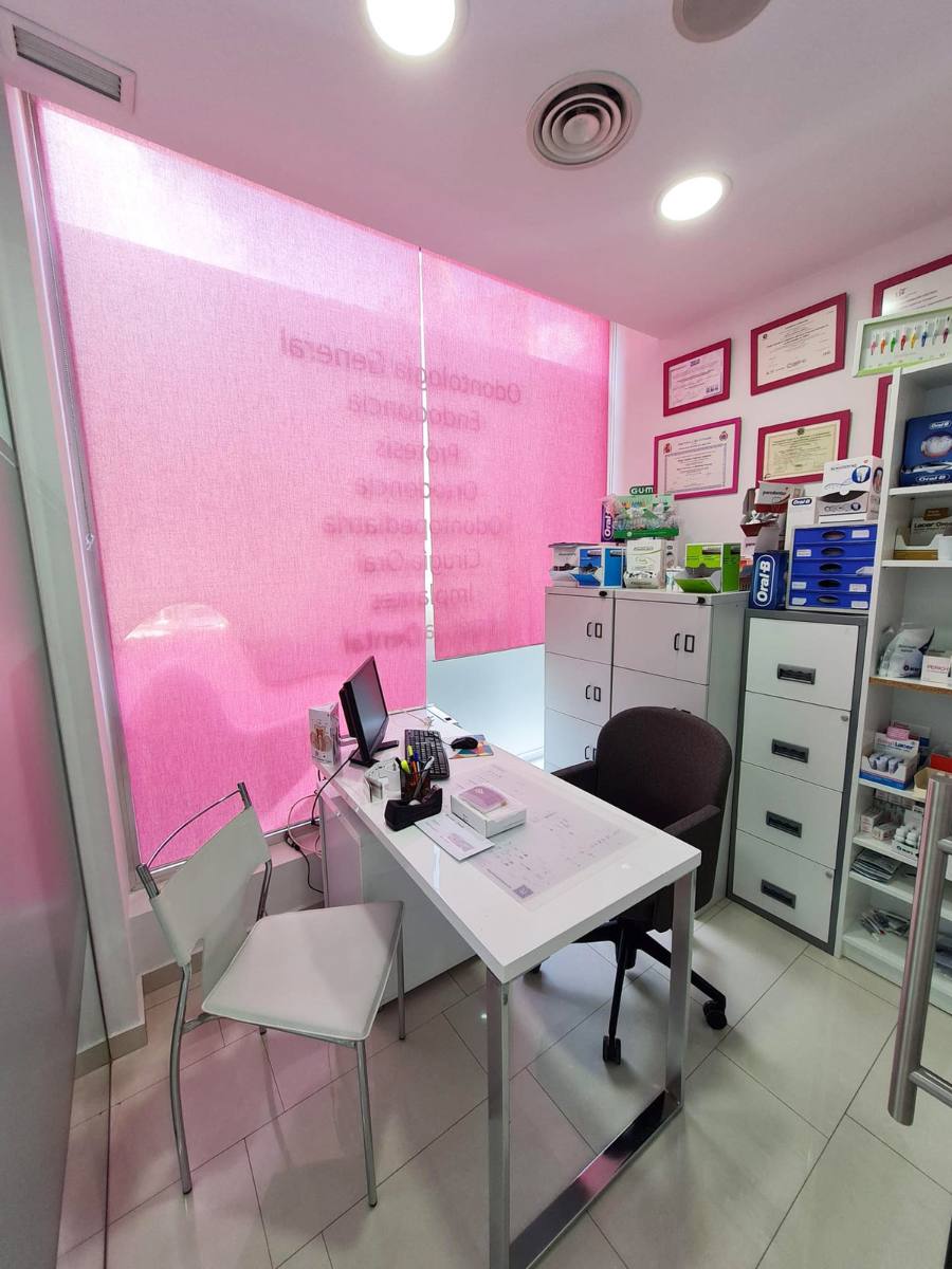 Despacho de la doctora de la Clínica Dental Dentina en Aluche